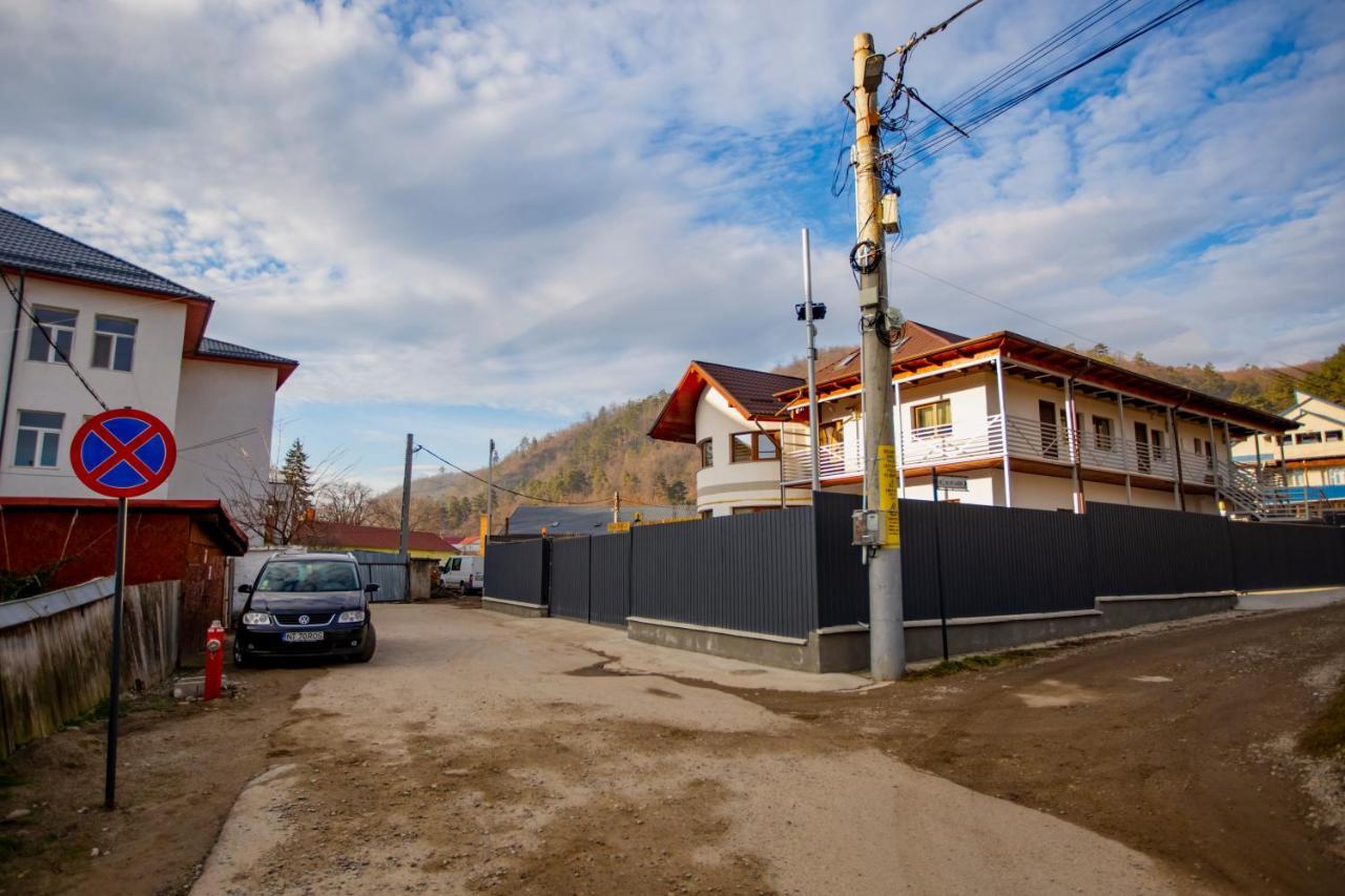 Vaias Aparts Targu Neamt Luaran gambar